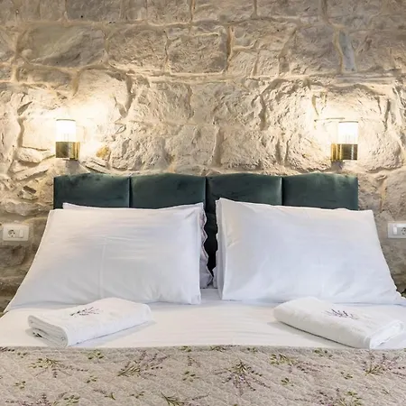 Bonbon Old Town Private En-suite Appartamento *