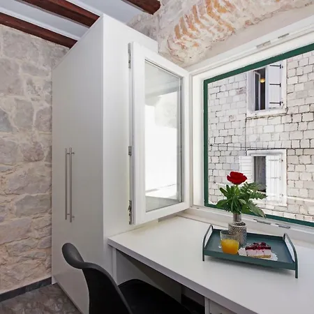 Apartment Bonbon Old Town Private En-suite Split