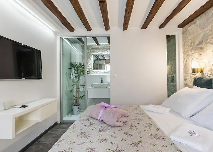 Bonbon Old Town Private En-suite Daire Split